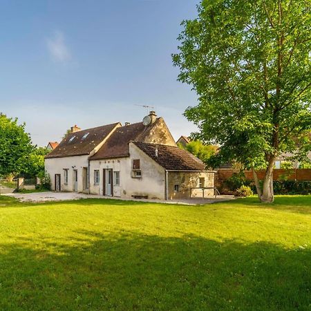 Maison De Vacances Gilly-les-Citeaux Bagian luar foto